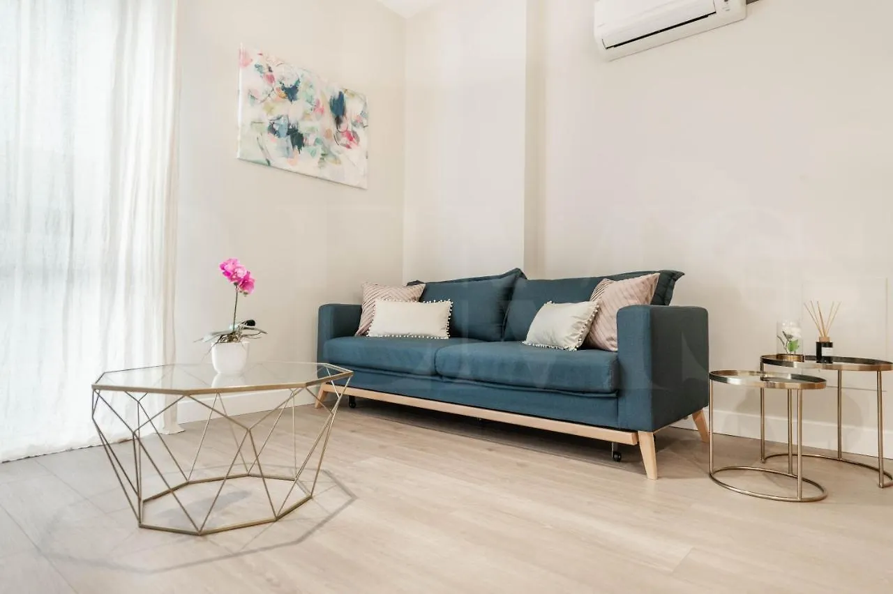 Cozy Apartment With Parking In The Center By Rems Málaga