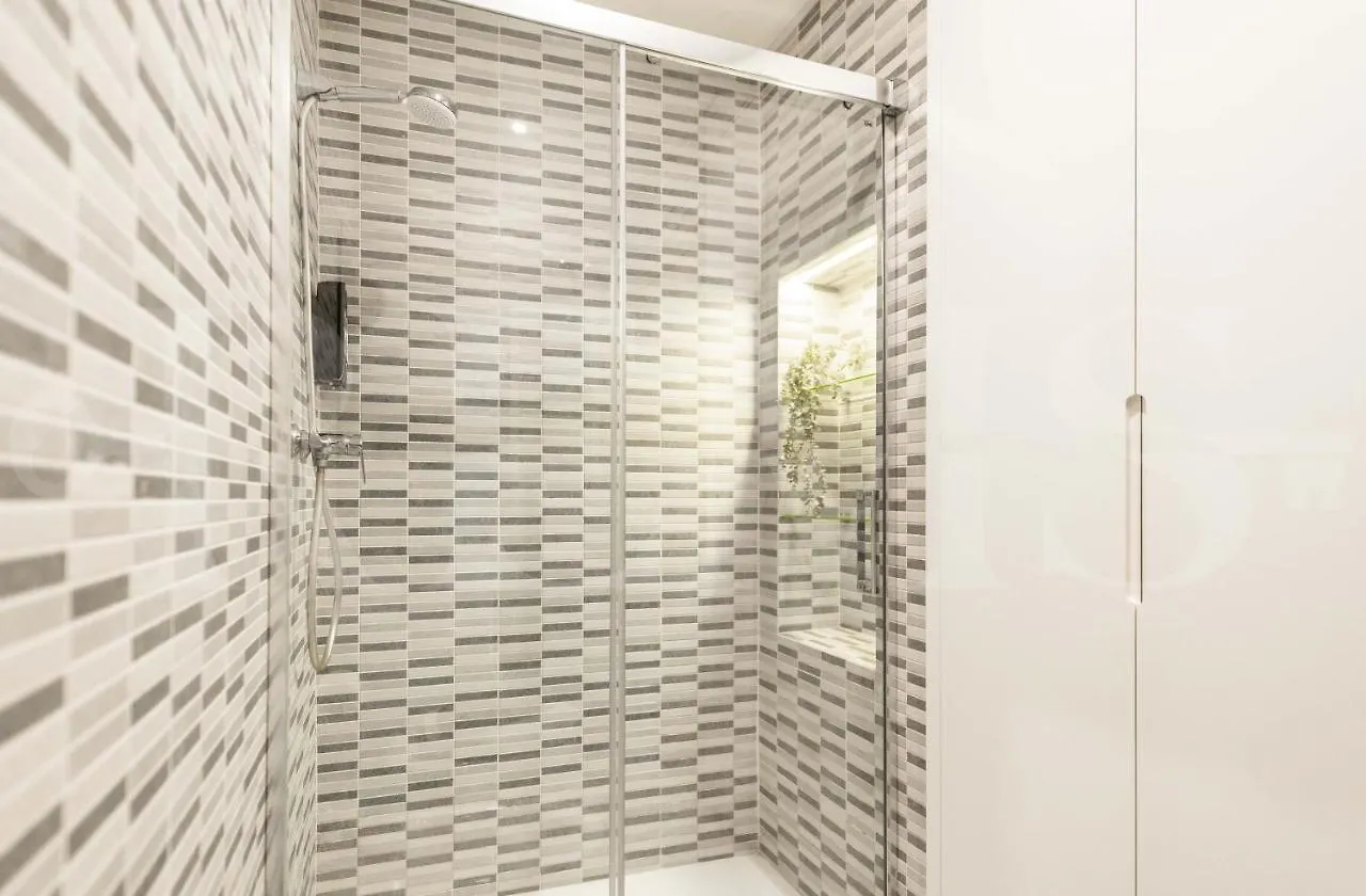 Cozy Apartment With Parking In The Center By Rems Málaga